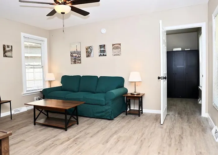Lincoln, 1 Bedroom House Near Xavier & Downtown