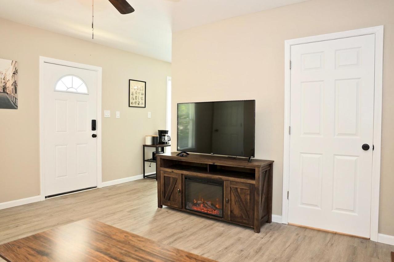 Lincoln, 1 Bedroom House Near Xavier & Downtown
